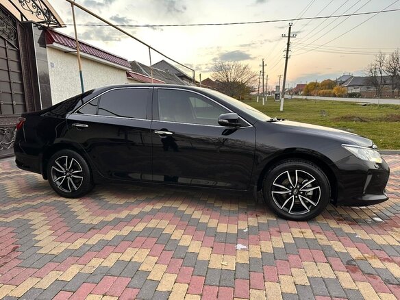 2015 Toyota Camry VII (XV50) Рестайлинг, чёрный, 2130000 рублей - вид 10