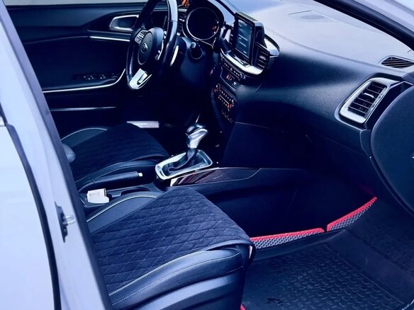 2019 Kia Ceed III, жёлтый, 1800000 рублей - вид 15