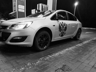2013 Opel Astra J Рестайлинг, серебристый, 600000 рублей, вид 3