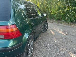 1999 Volkswagen Golf IV, зелёный, 300000 рублей, вид 2
