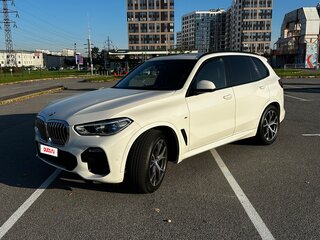 2020 BMW X5 30d IV (G05/G18), белый, 7500000 рублей, вид 2