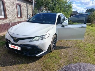 2019 Toyota Camry VIII (XV70), белый, 2810000 рублей, вид 2