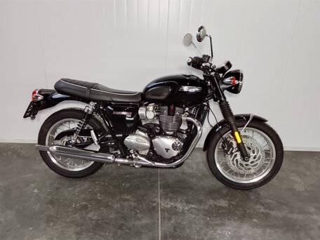 2022 Triumph Bonneville T120, чёрный, 1019000 рублей, вид 1