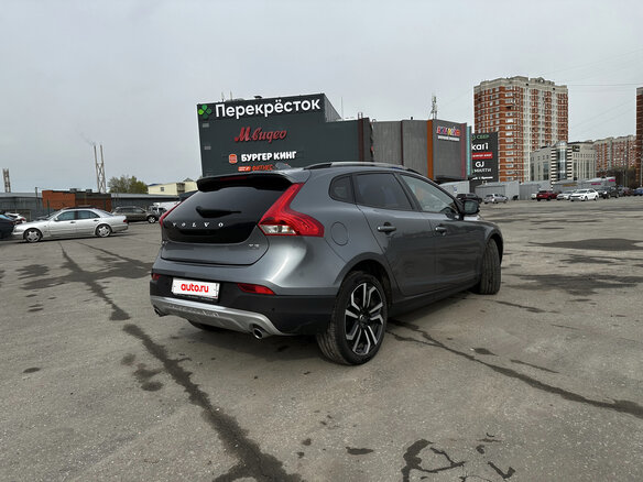 2018 Volvo V40 Cross Country I Рестайлинг, серый, 1820000 рублей - вид 3