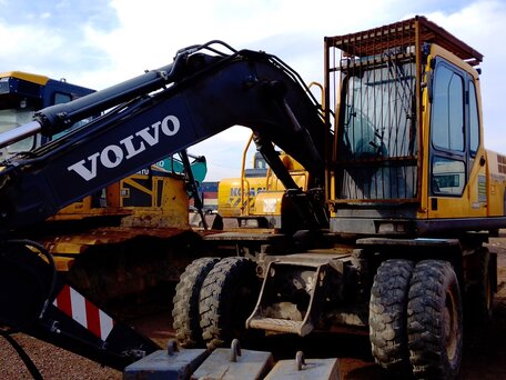 2019 Volvo EW, жёлтый, 7875500 рублей, вид 1