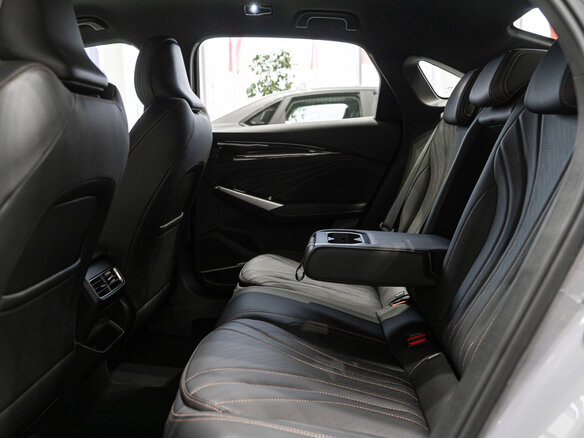 2026 Geely Preface I, серый, 3429990 рублей - вид 27