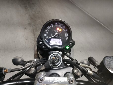 2023 Triumph Speed Twin, серый, 772000 рублей, вид 5