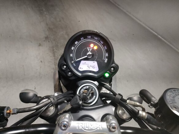 2023 Triumph Speed Twin, серый, 772000 рублей - вид 4
