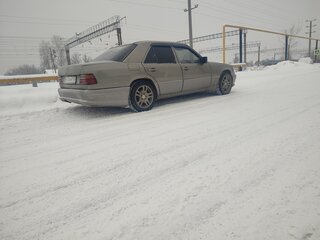 1989 Mercedes-Benz W124 250, серый, 470000 рублей, вид 4