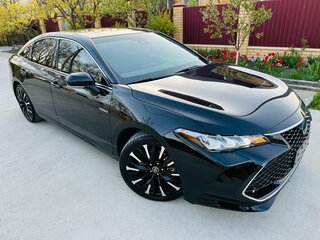 2021 Toyota Avalon V, чёрный, 3100000 рублей, вид 3