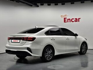 2022 Kia K3 II Рестайлинг, белый, 1570000 рублей, вид 3