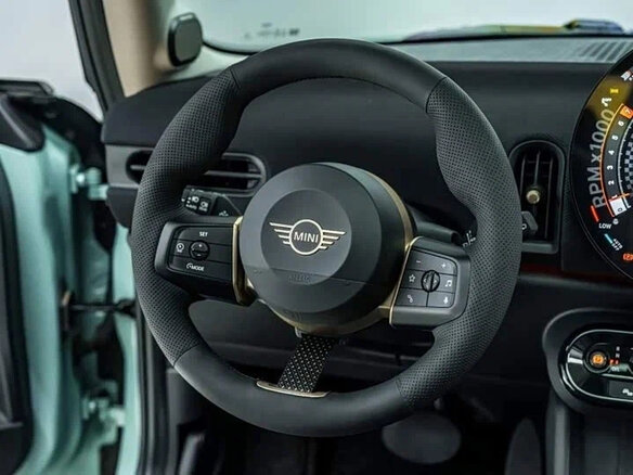 2025 Mini Hatch C IV (F65/F66/J01), зелёный, 3503124 рублей - вид 15