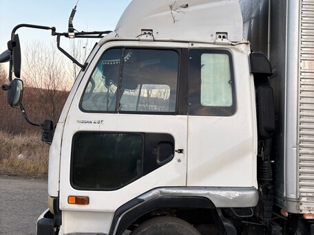 1990 Nissan Diesel, белый, 2200000 рублей, вид 2