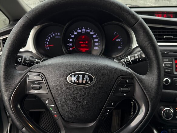 2016 Kia Ceed II Рестайлинг, серебристый, 1250000 рублей - вид 10
