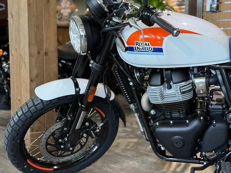 2026 Royal Enfield Bear 650, белый, 728000 рублей, вид 5