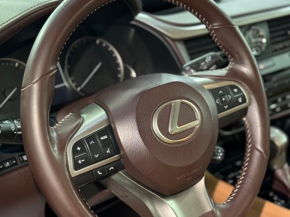 2017 Lexus RX 200t IV, коричневый, 4300000 рублей - вид 3