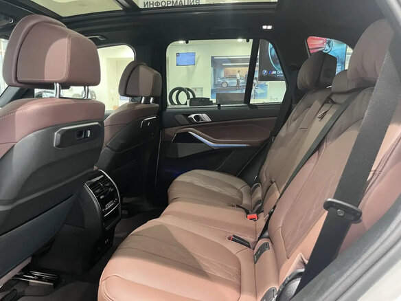 2025 BMW X5 40i IV (G05/G18) Рестайлинг, белый, 15290000 рублей - вид 10
