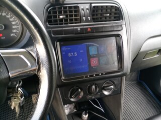 2010 Volkswagen Polo V, серебристый, 500000 рублей, вид 3