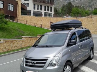 2016 Hyundai H-1 II Рестайлинг, серебристый, 2800000 рублей, вид 1