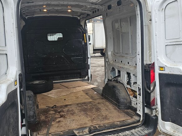 2018 Ford Transit, белый, 1680000 рублей - вид 2