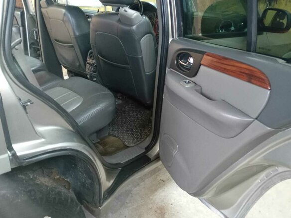2002 GMC Envoy II (GMT360), серебристый, 300000 рублей - вид 11