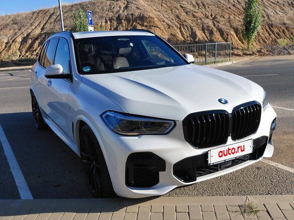 2021 BMW X5 30d IV (G05/G18), белый, 7700000 рублей - вид 3