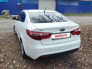 2013 Kia Rio III, белый, 760000 рублей, вид 3