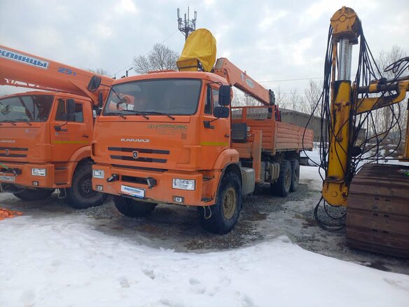 2023 КамАЗ 43118, оранжевый, 5953500 рублей