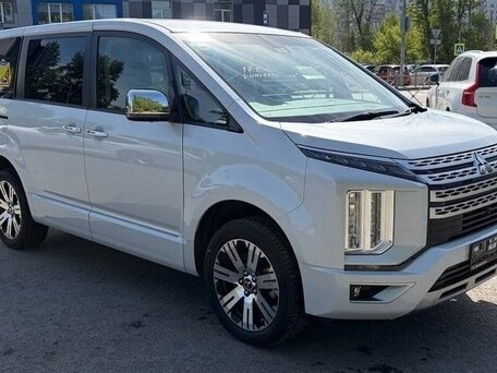 2023 Mitsubishi Delica D:5 I Рестайлинг, белый, 3030000 рублей, вид 3