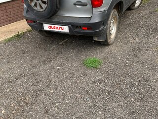 2013 Chevrolet Niva I Рестайлинг, серебристый, 350000 рублей, вид 5