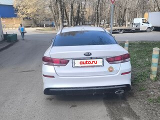 2018 Kia Optima IV Рестайлинг, белый, 1000000 рублей, вид 4