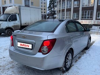 2014 Chevrolet Aveo II, серебристый, 635000 рублей, вид 5