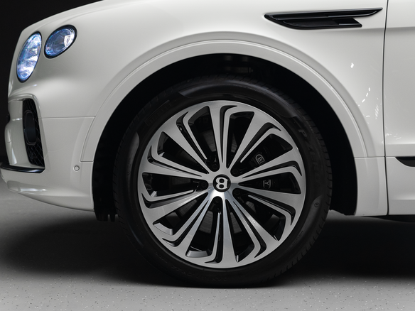 2022 Bentley Bentayga I Рестайлинг, белый, 24900000 рублей - вид 8