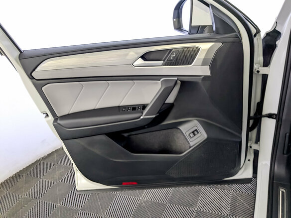 2023 Volkswagen Tayron X I Рестайлинг, белый, 4040000 рублей - вид 18