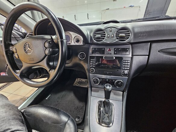 2006 Mercedes-Benz CLK-Класс 200 II (W209) Рестайлинг, чёрный, 700000 рублей - вид 23