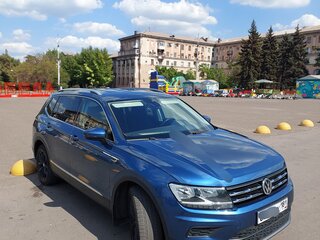 2019 Volkswagen Tiguan II, синий, 2350000 рублей, вид 3