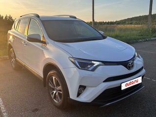 2017 Toyota RAV4 IV (XA40) Рестайлинг, белый, 2270000 рублей, вид 3
