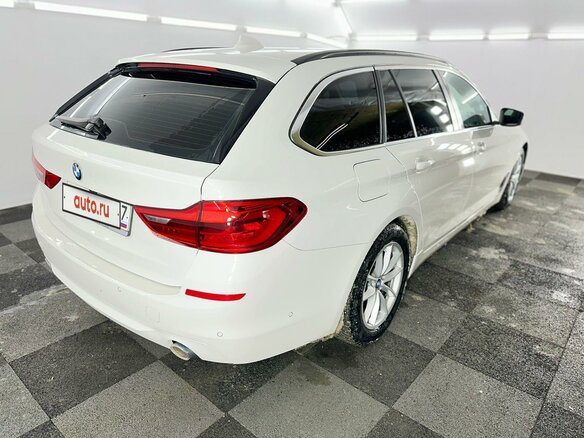 2018 BMW 5 серии 520d VII (G30/G31/G38), белый, 3000000 рублей - вид 10