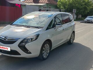 2013 Opel Zafira C, белый, 1900000 рублей, вид 2