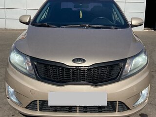 2013 Kia Rio 4-speed III, бежевый, 930000 рублей, вид 3