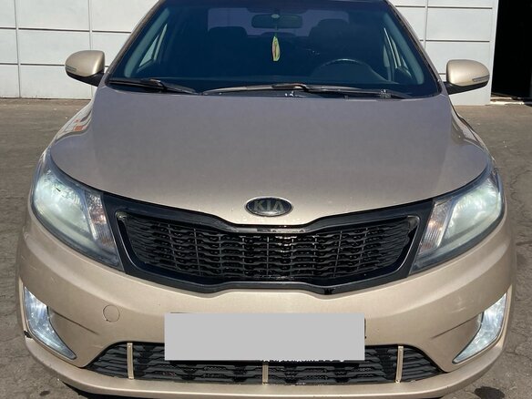 2013 Kia Rio 4-speed III, бежевый, 930000 рублей - вид 2