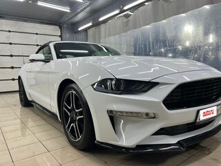 2017 Ford Mustang VI Рестайлинг, белый, 2600000 рублей, вид 5