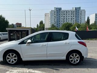 2012 Peugeot 308 I Рестайлинг, белый, 599000 рублей, вид 3