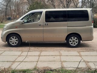 2002 Nissan Elgrand II (E51), серебристый, 1350000 рублей, вид 2