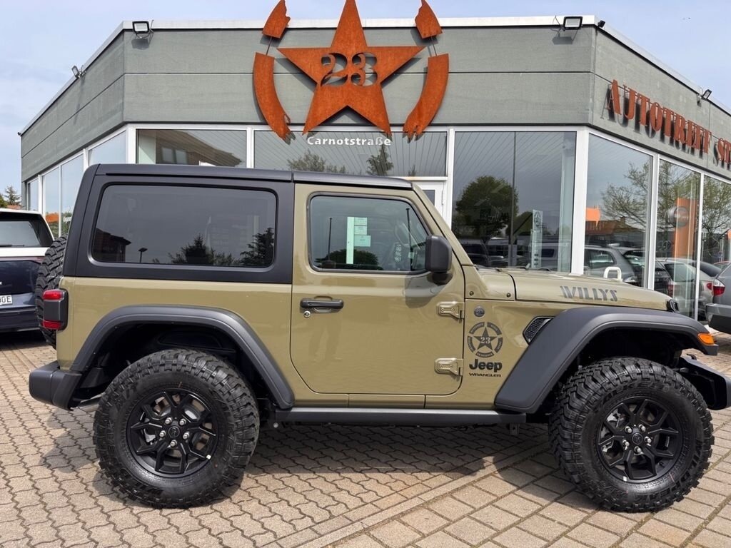 Открыть фотографии: Jeep Wrangler IV (JL) Рестайлинг