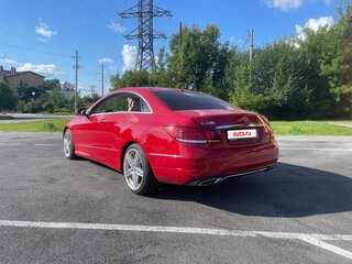 2013 Mercedes-Benz E-Класс 200 IV (W212, S212, C207) Рестайлинг, красный, 1650000 рублей, вид 3