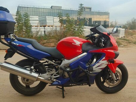 1999 Honda CBR 600F, красный, 370000 рублей, вид 4