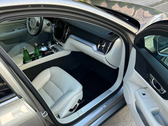 2020 Volvo S60 III, золотистый, 2950000 рублей - вид 7