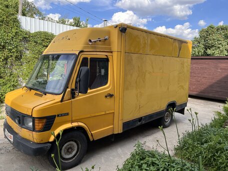 1994 Mercedes-Benz T1, жёлтый, 600000 рублей, вид 2