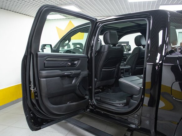 2026 Ram 1500 Crew Cab V Рестайлинг, чёрный, 10499000 рублей - вид 12